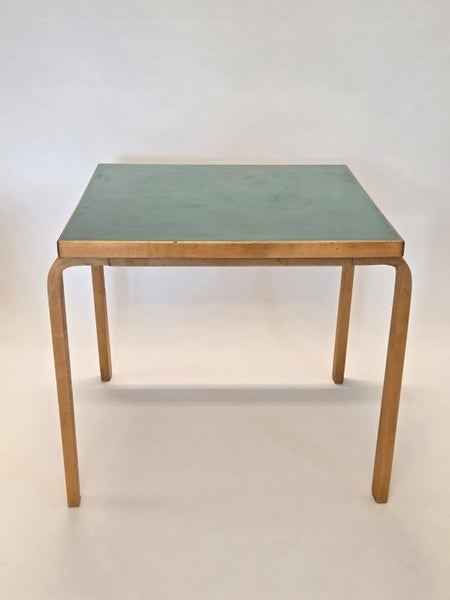 Artek 81C p&ouml;yt&auml;