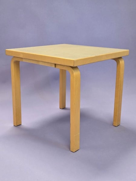 Artek sivup&ouml;yt&auml;, Alvar Aalto, harmaa linoleumi