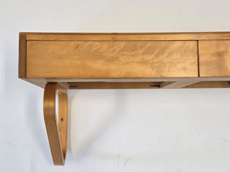 Artek 114A konsolihylly