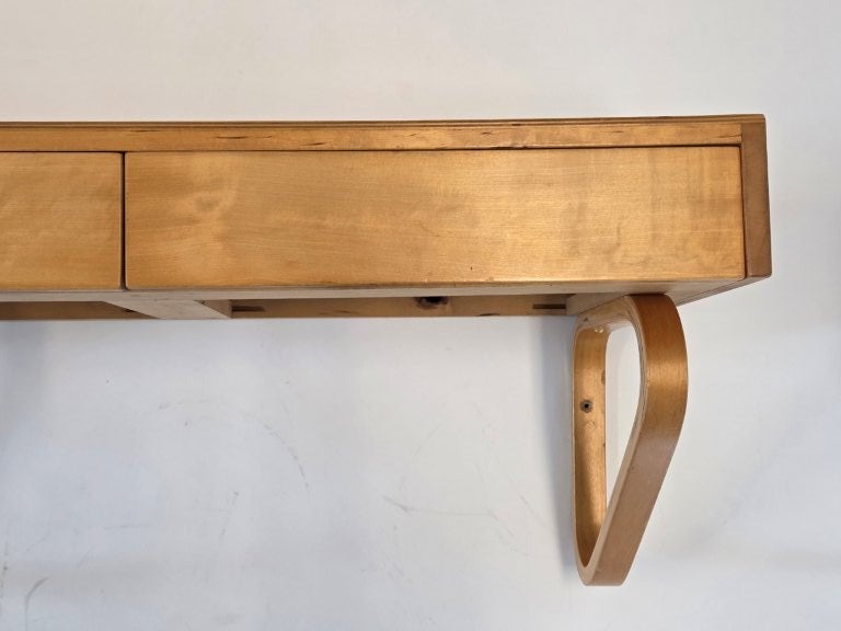 Artek 114A konsolihylly